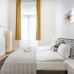 Exclusive Downtown Bella Apartmán