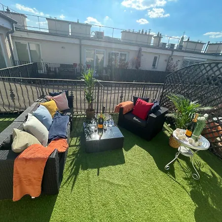 Exclusive Downtown Bella *