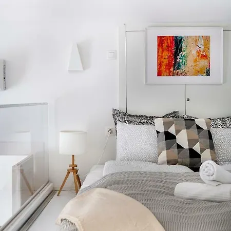 Exclusive Downtown Bella Apartment