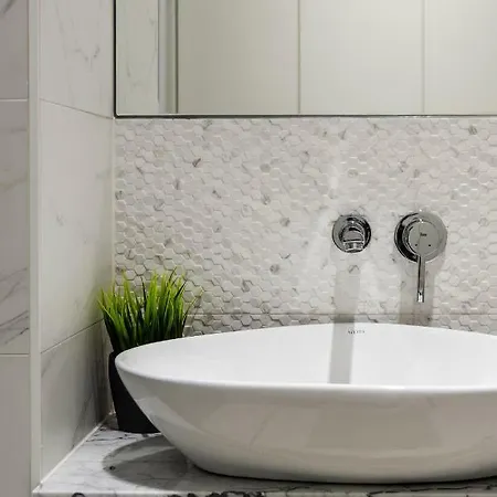 Exclusive Downtown Bella