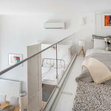 Exclusive Downtown Bella Lejlighed