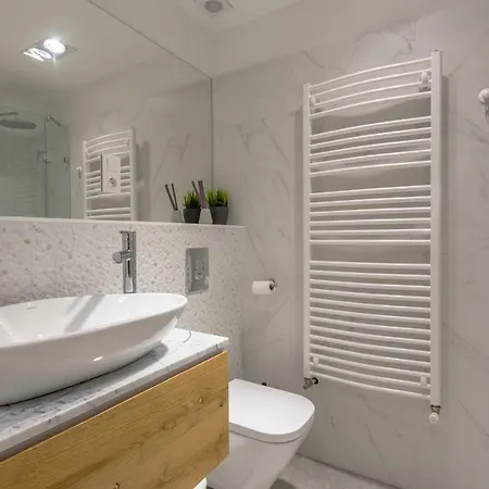 Exclusive Downtown Bella דירה