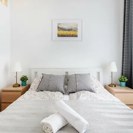 Exclusive Downtown Bella