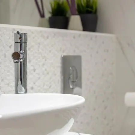 Exclusive Downtown Bella Apartment Budapest