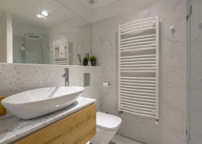Exclusive Downtown Bella Apartman