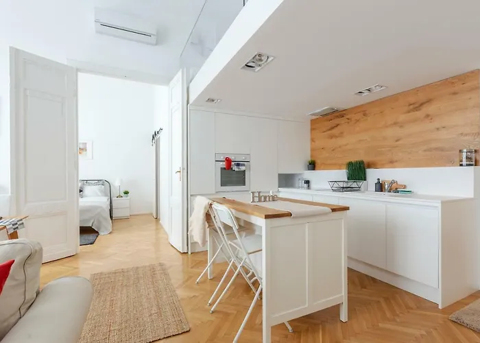 Exclusive Downtown Bella Apartman *